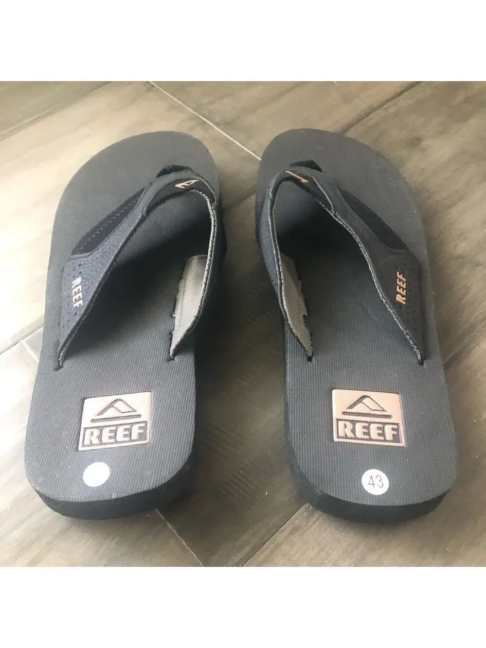 Men’s Reef Flip Flop Sandals - Size 10